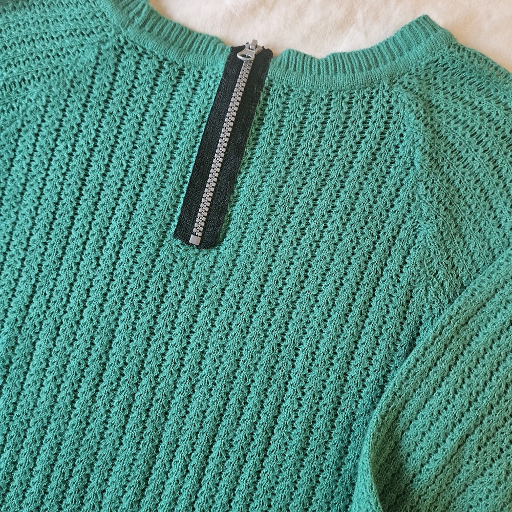 Red Paint Cable Knit Sweater - Picture 4 of 5